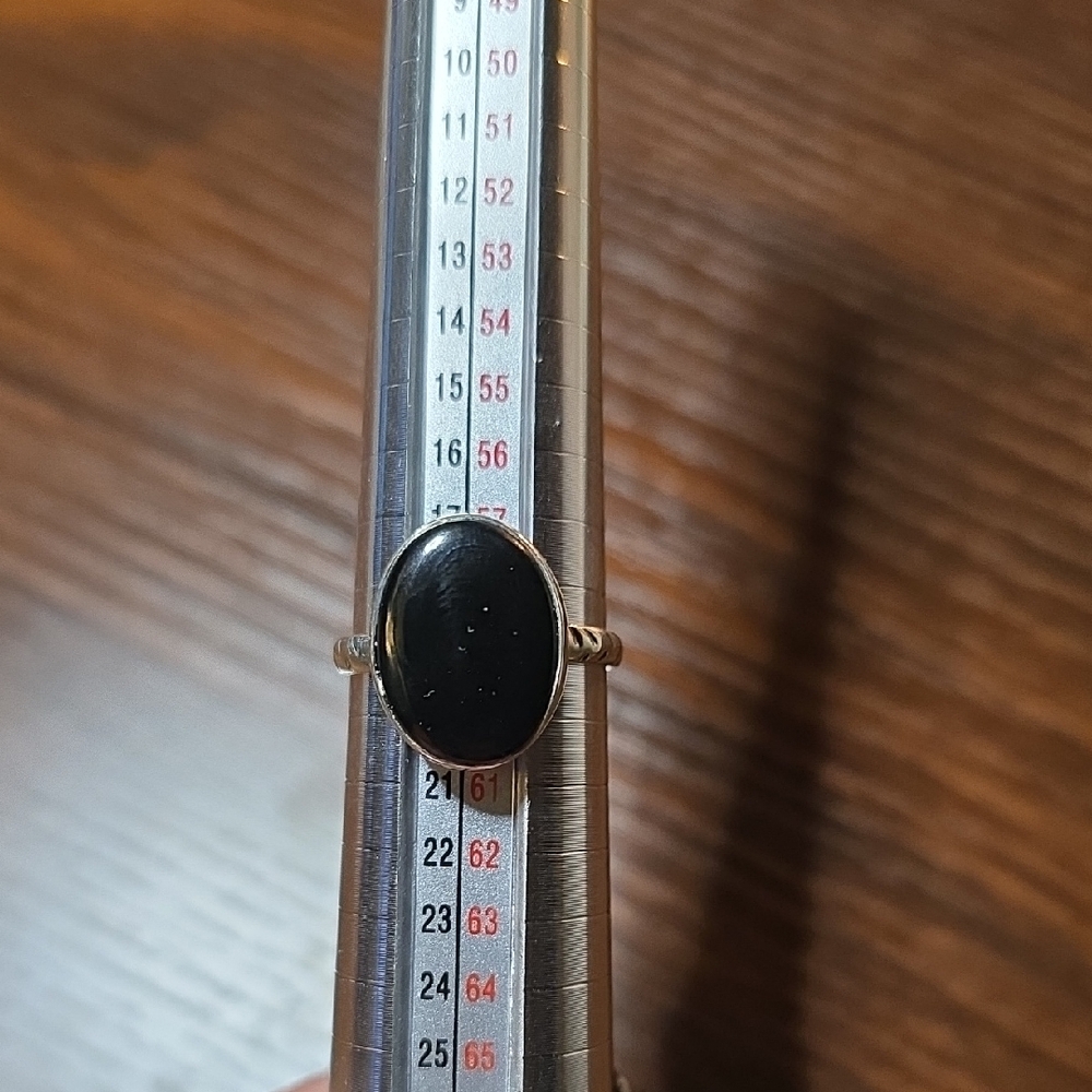 Elegant Black Oval Ring